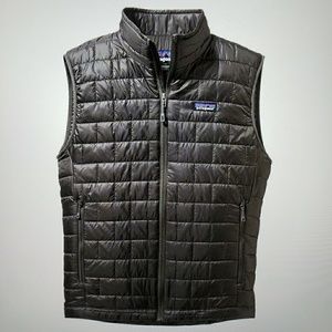 Mens Patagonia puff vest in Black